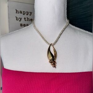 House of Harlow 1960 Gold Shell Necklace 16” With 3” extender